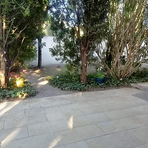 Petite Maison Avec Jardin Calme Le Thor